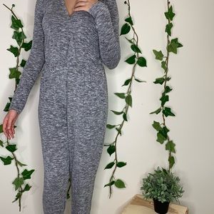 Comfortable gray jumpsuit